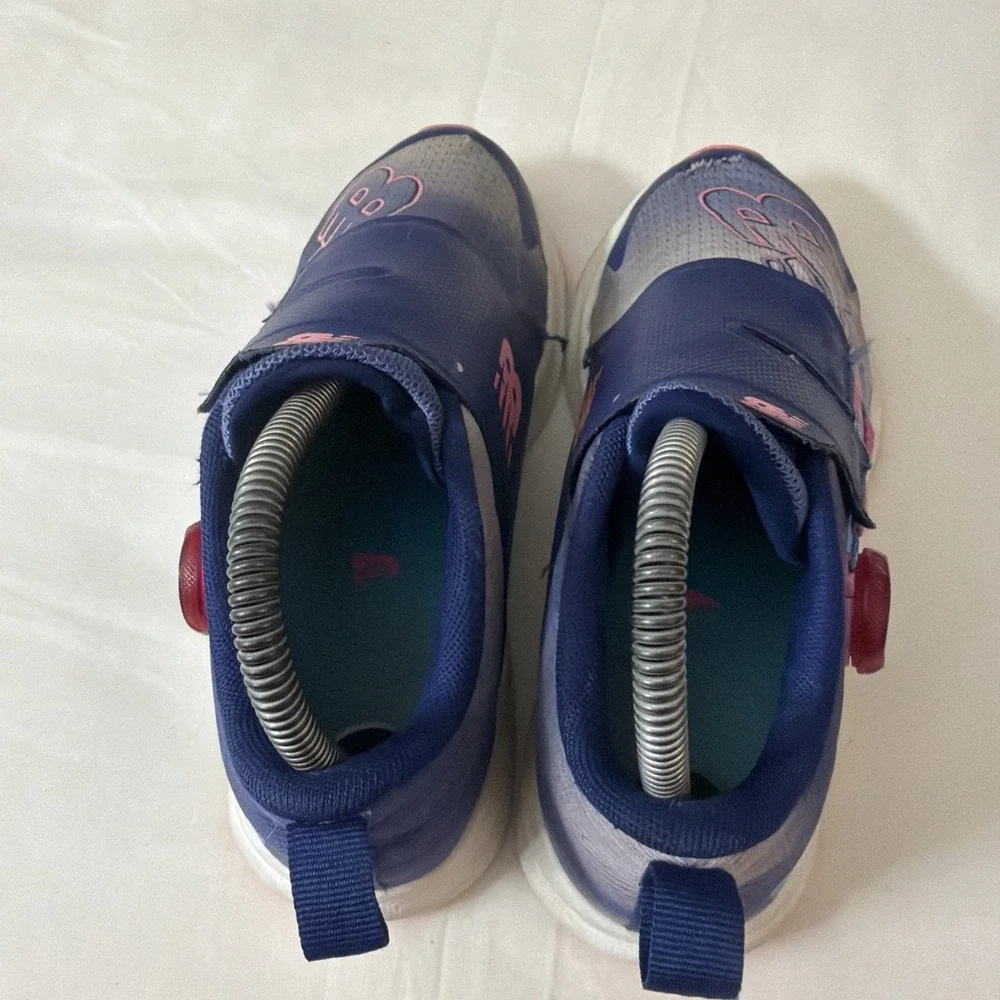 New Balance Size 5 Youth Or Women's Sz 6 Sneakers Blue‎ and Pink Athletic Design